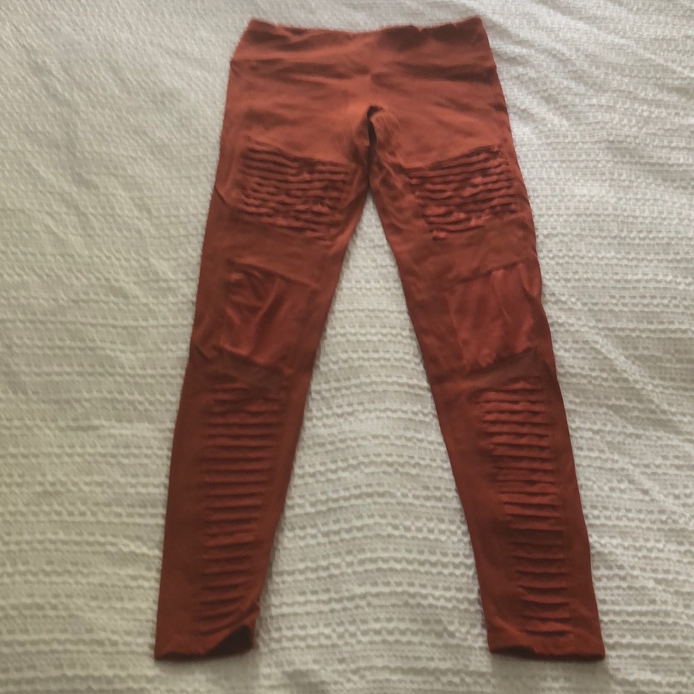 Alo Yoga Moto Legging Burnt Orange Size Small